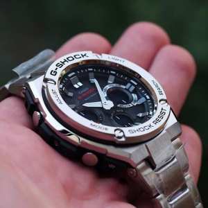 Часы Casio G-SHOCK GST-W110D-1AER