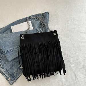 Замшевая сумочка на цепочке с бахромой Lilly P2-8206A