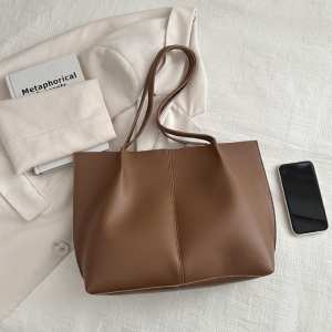 Вместительный шоппер из эко-кожи Lilly P2-1636DB