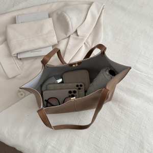 Вместительный шоппер из эко-кожи Lilly P2-1636DB