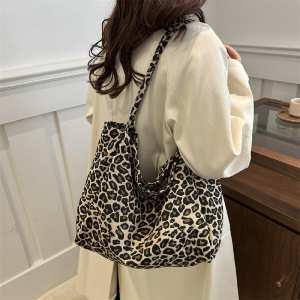 Текстильая сумка в расцветке лео Lilly P4-6628LB