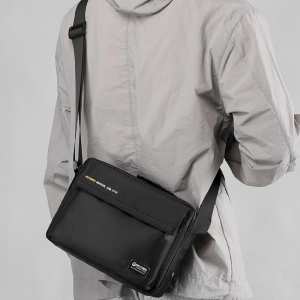 Мужской горизонтальный мессенджер Confident AT08-5830A