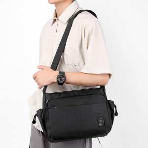 Мужской горизонтальный мессенджер Confident AT08-3026A