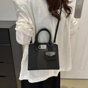 Міні-сумочка через плече Lilly P4-6108A