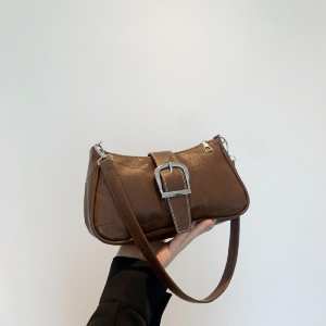 Удлиненная сумка через плечо из эко-кожи Lilly P2-8577-1DB