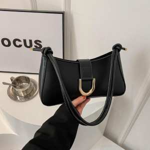 Кросбоді з еко-шкіри чорне Lilly P2-6718A