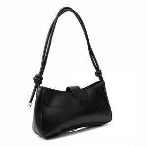 Кросбоді з еко-шкіри чорне Lilly P2-6718A