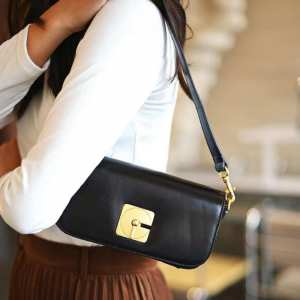 Удлиненное горизонтальное кроссбоди с замком UnaBorsetta NW11-6712A