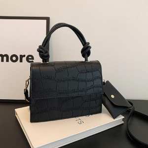 Маленькая каркасная сумочка из эко-кожи Lilly P4-1568A