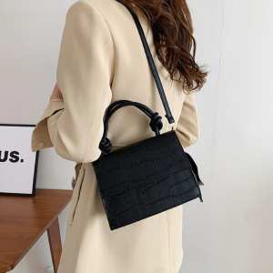 Маленькая каркасная сумочка из эко-кожи Lilly P4-1568A