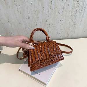 Міні-сумочка через плече з екошкіри Lilly P2-8574C