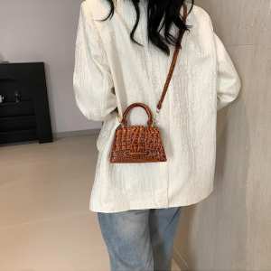 Міні-сумочка через плече з екошкіри Lilly P2-8574C