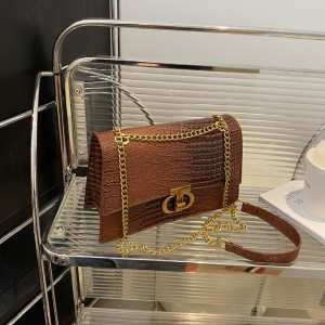 Сумочка на ланцюжку каркасна через плече Lilly P4-6536C Сумочка на ланцюжку каркасна через плече Lilly P4-6536C
