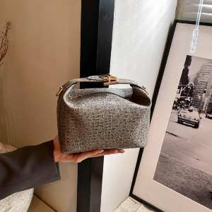 Маленькая сумка из эко-кожи Lilly P2-86145G