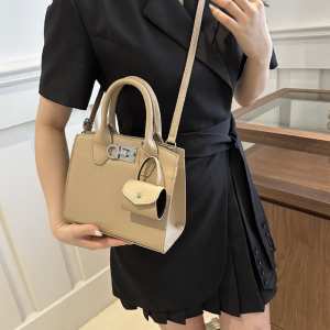 Міні-сумочка через плече Lilly P4-6108B