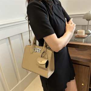 Міні-сумочка через плече Lilly P4-6108B