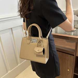 Міні-сумочка через плече Lilly P4-6108B