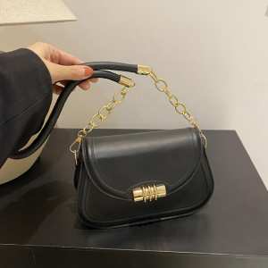 Сумочка через плече каркасна із клапаном Lilly P4-8420A Сумочка через плече каркасна із клапаном Lilly P4-8420A