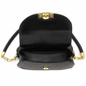 Сумочка через плече каркасна із клапаном Lilly P4-8420A Сумочка через плече каркасна із клапаном Lilly P4-8420A