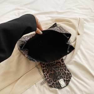 Стильна жіноча сумка з еко-шкіри лео Lilly P1-1603LB