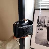 Маленькая сумка из эко-кожи Lilly P2-86145A Маленькая сумка из эко-кожи Lilly P2-86145A