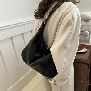 Шоппер великий із еко-шкіри чорний Lilly P4-6495A Шоппер великий із еко-шкіри чорний Lilly P4-6495A