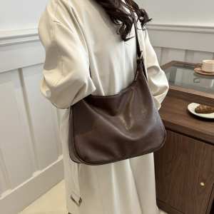 Шоппер великий із еко-шкіри темно-коричневий Lilly P4-6495DB Шоппер великий із еко-шкіри темно-коричневий Lilly P4-6495DB