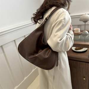 Шоппер великий із еко-шкіри темно-коричневий Lilly P4-6495DB Шоппер великий із еко-шкіри темно-коричневий Lilly P4-6495DB