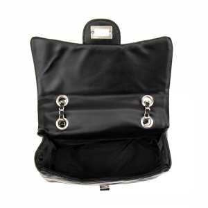 М'яка сумка із клапаном на замку Lilly P3-078A