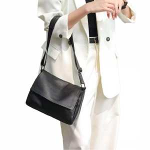 Кросбоди кожаное с клапаном классическое UnaBorsetta NB2-3141A