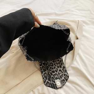 Женская стильная сумка из эко-кожи лео Lilly P1-1603LG