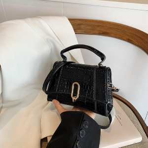 Каркасное небольшое кроссбоди из эко-кожи Lilly P2-17068985A