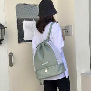 Текстильна спортивная сумка м'ятного кольору Confident TB1-T-802GR