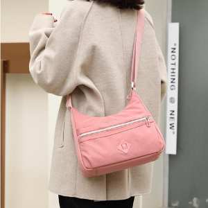 Жіночий рожевий тканинний месенджер Confident WT1-206P