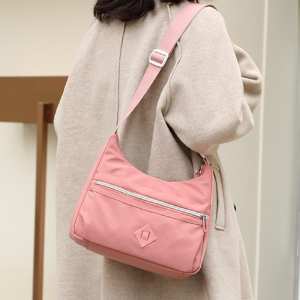 Жіночий рожевий тканинний месенджер Confident WT1-206P