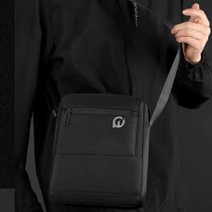 Вместительный повседневный мужской мессенджер Confident AT08-2131A