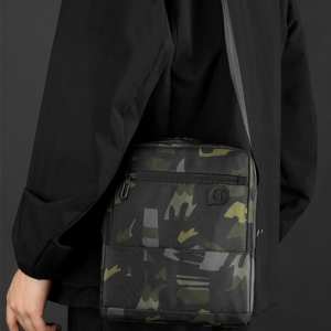 Вместительный повседневный мужской мессенджер Confident AT08-2131AR