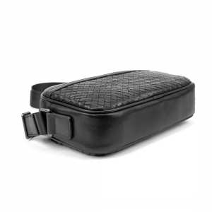 Шкіряна чоловіча плетена сумка чорного кольору TIDING BAG 883621-2A