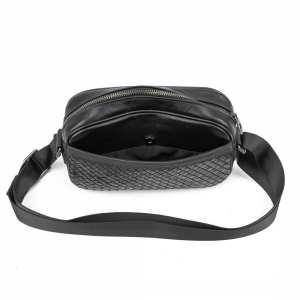 Шкіряна чоловіча плетена сумка чорного кольору TIDING BAG 883621-2A