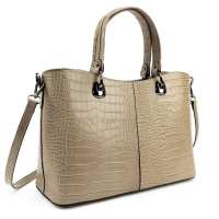 Кожаная женская сумка средних размеров бежевого цвета Firenze Italy F-IT-5454B-CR