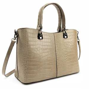 Кожаная женская сумка средних размеров бежевого цвета Firenze Italy F-IT-5454B-CR Кожаная женская сумка средних размеров бежевого цвета Firenze Italy F-IT-5454B-CR