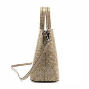 Кожаная женская сумка средних размеров бежевого цвета Firenze Italy F-IT-5454B-CR