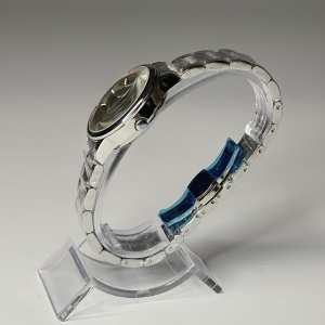 Boerni Aibisino Couple Lady