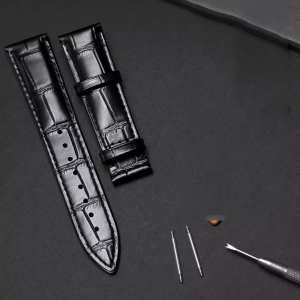 Ремінець чорний DeLuxe кліпсовий розмір 20