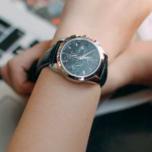 Годинник Carnival Genius