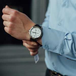 Годинник Carnival Kinetic