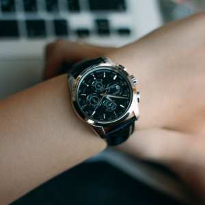 Годинник Carnival Genius