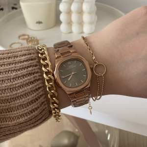 Boerni Aibisino Rose